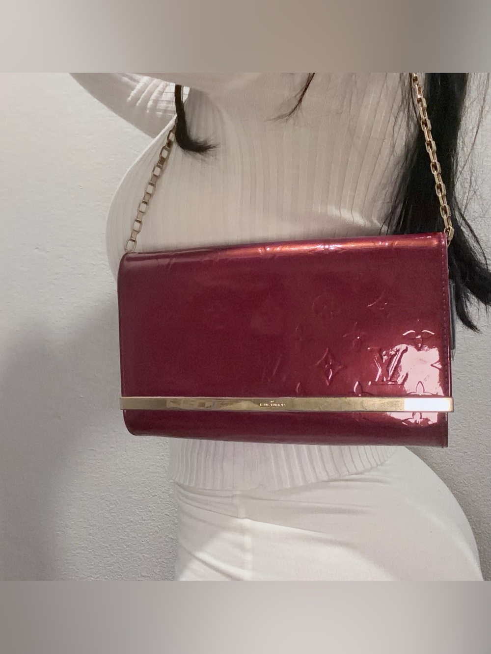 Authentic Louis Vuitton Monogram Vernis Ana Clutch – Red/Burgundy – Gold Chain
